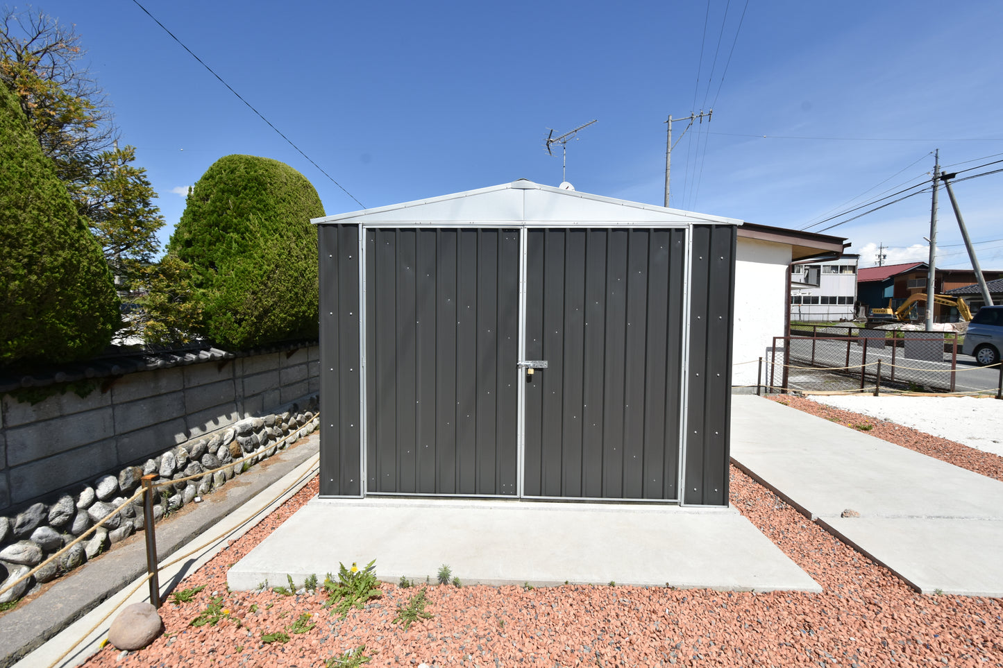 ユーロ物置　FRONT ENTRY