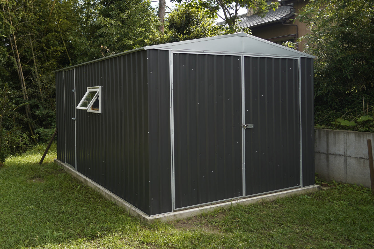 ユーロ物置　FRONT ENTRY